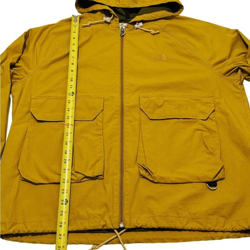 The North Face Windwall Mens Jacket, Size L, Gold with Brown Lining